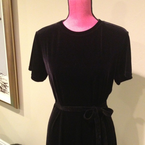 💥Reduced again!💥 Black velvety Karen Kane dress - Picture 3 of 3