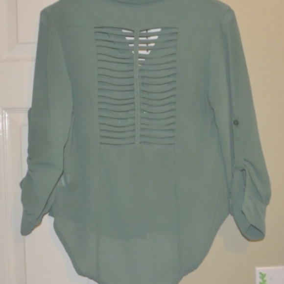 Gorgeous shirt💚