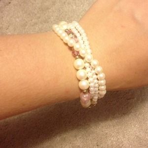 Pearl bracelet