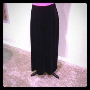 🌟reduced again!🌟Beautiful black maxi skirt