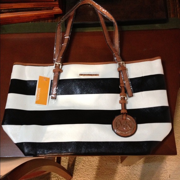 NEW NEW in stock michael kors bag