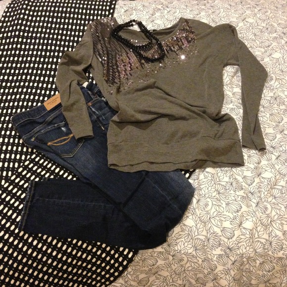 Long sleeve sequin top - Picture 1 of 3