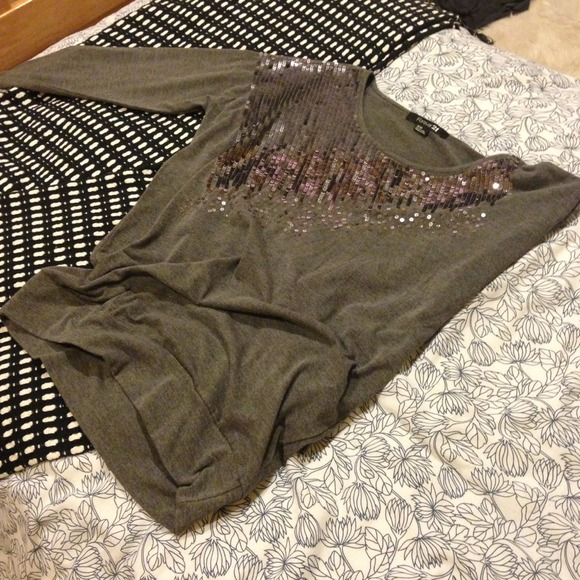 Long sleeve sequin top - Picture 2 of 3