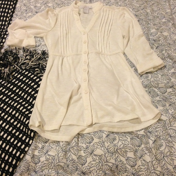 Cream button down top - Picture 4 of 4