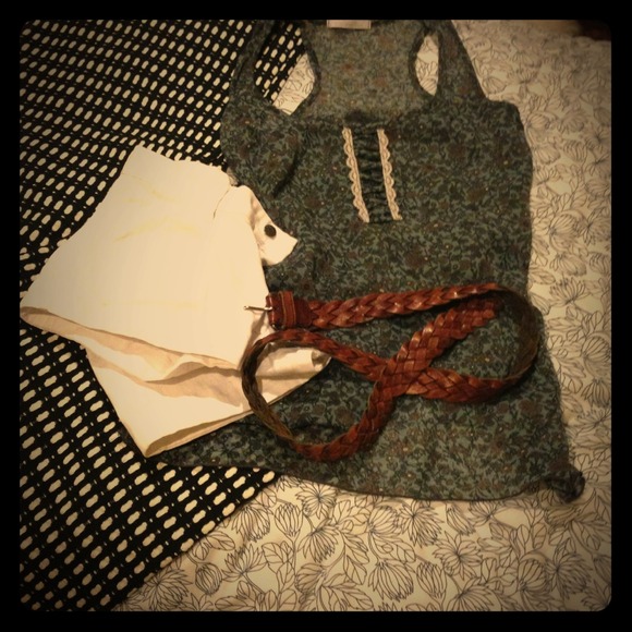 Sheer Floral top - Picture 1 of 3