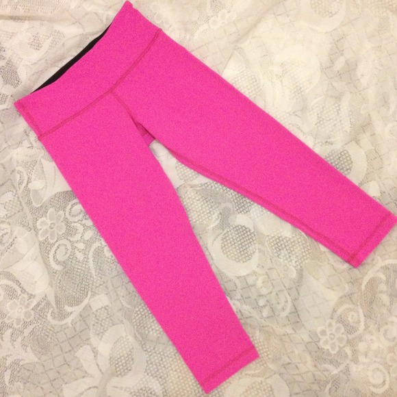 POW PINK!! Wunder unders lululemon 6