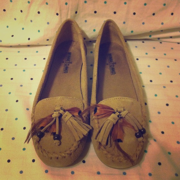 ❌SOLD❌ Minnetonka Moccasin - taupe