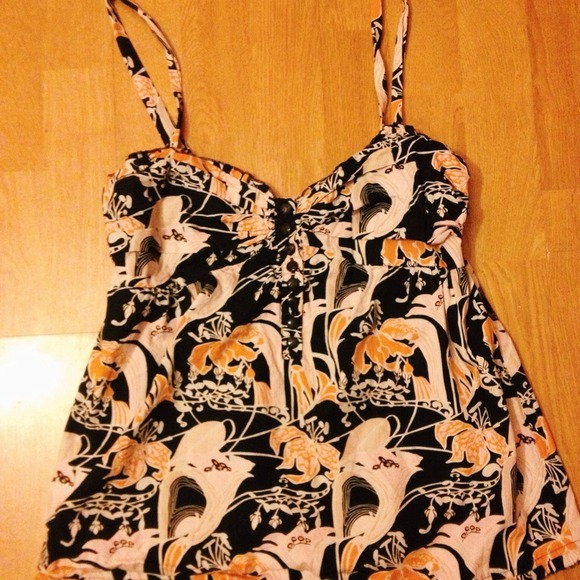 😍URBAN OUTFITTERS  top😍 - Picture 2 of 2