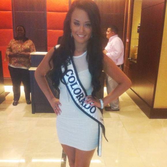 Reservedddd🙋White Sparkle &Mesh Cocktail Dress!