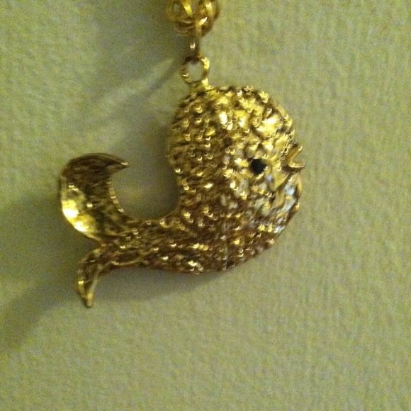 Cute whale necklace! - Picture 1 of 3