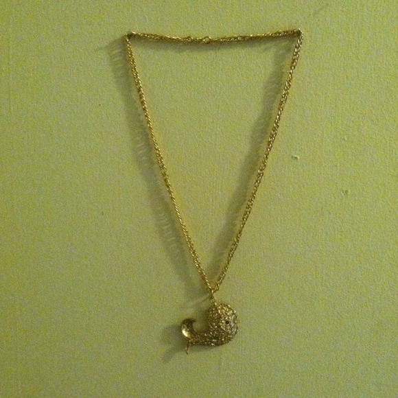 Cute whale necklace! - Picture 3 of 3