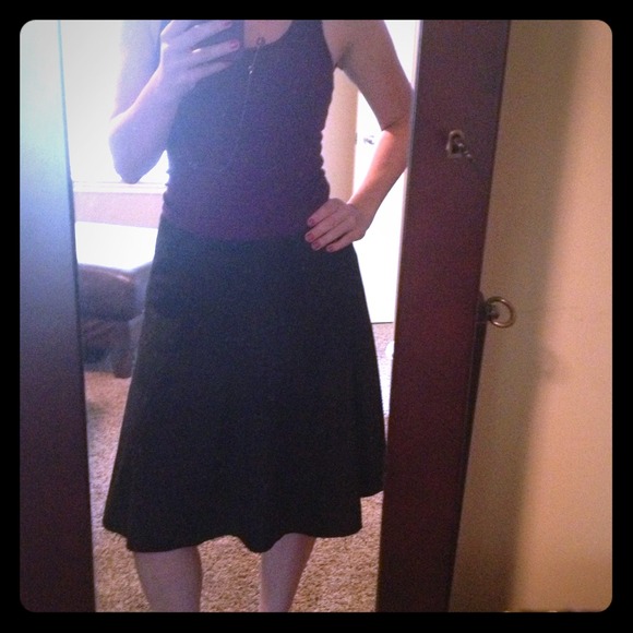 Limited black full skirt - Picture 1 of 2