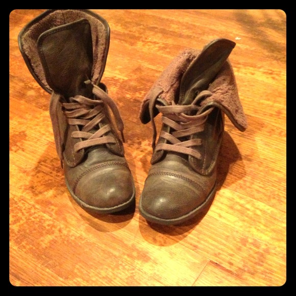 Brown Combat boots PRICE NEGOTIABLE!