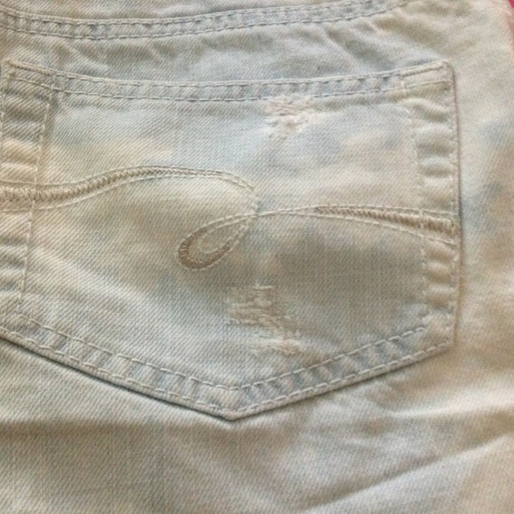 Shorts - Picture 2 of 3