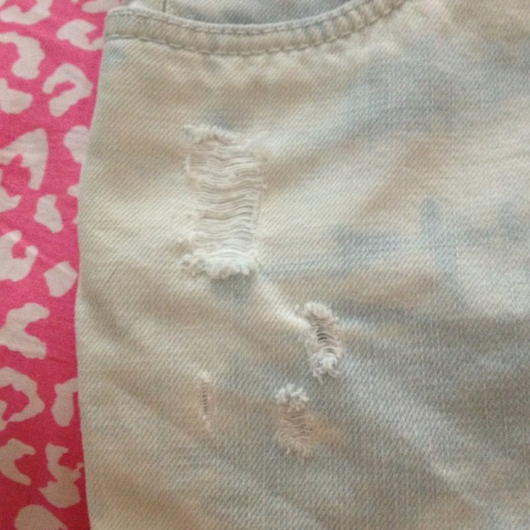 Shorts - Picture 3 of 3