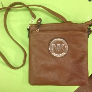 Michael Kors purse never been used!