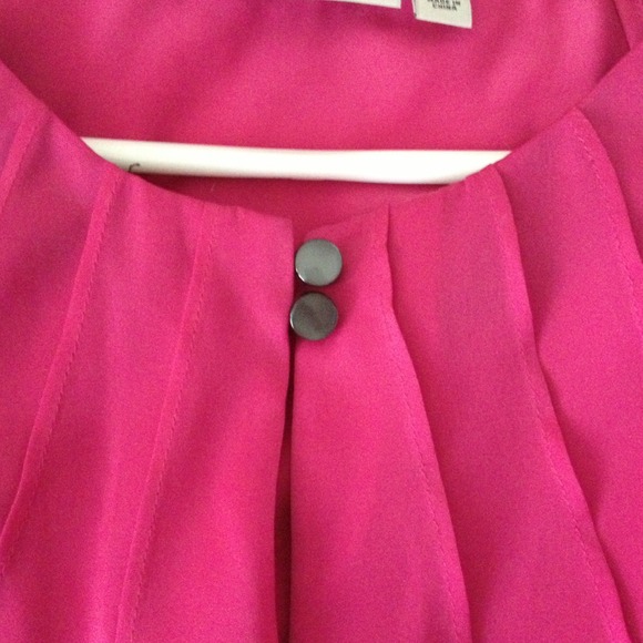 Blousse - Picture 2 of 2