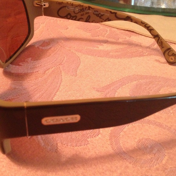 Coach sunglasses - Picture 2 of 4