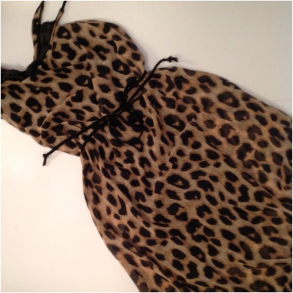 🚫⛔️SOLD ⛔️Leopard printed long maxi dress - Picture 2 of 4