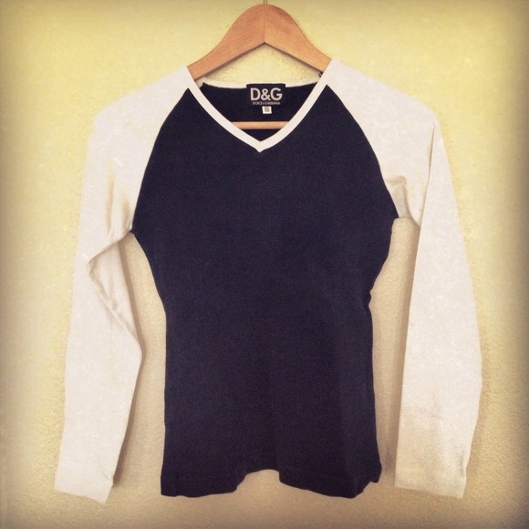 D&G Tops - D&G Long Tshirt Top