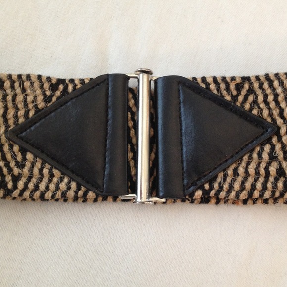 ?BUNDLED? HOST PICK Patterned stretchy belt