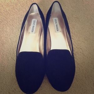 Steve Madden black suede/leather flats. Never worn