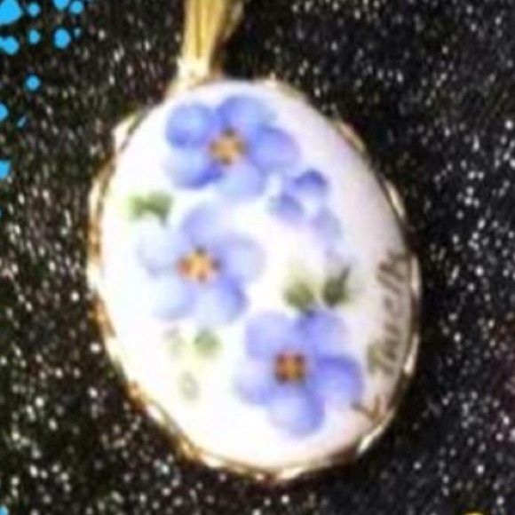 💙Vintage Hand Painted Porcelain Pendant/Earrings - Picture 4 of 4