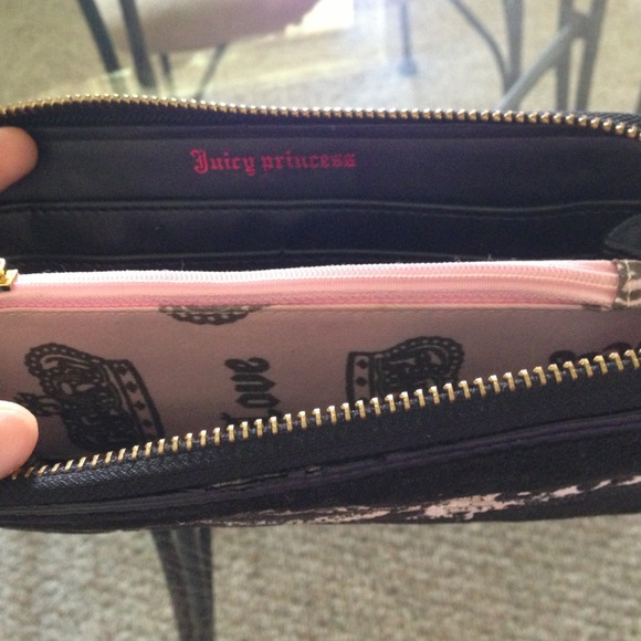 Juicy couture wallet😊😊 - Picture 2 of 4