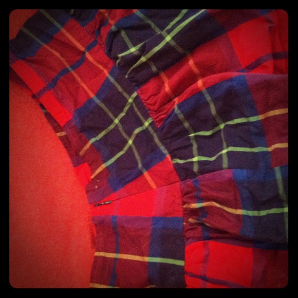 Adorable plaid skirt (: