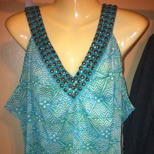 💵SOLD!💵 LB: Pretty sheer v-neck top