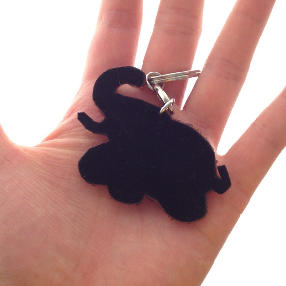 New beaded elephant keychain - Picture 2 of 2