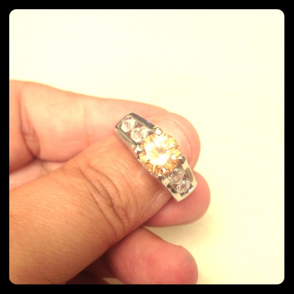 💥Traded💥 Fashion Ring