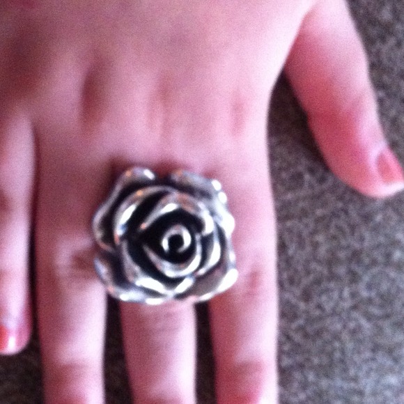 Sterling Silver Flower Ring, Heavy with Mark - Picture 1 of 3