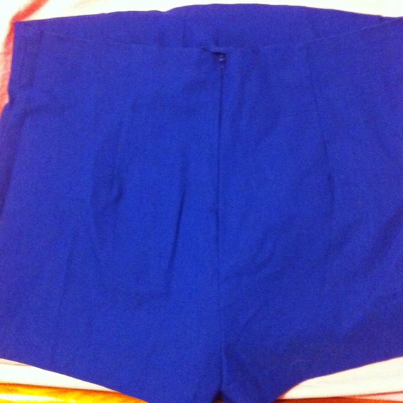 High Waisted - Picture 2 of 3