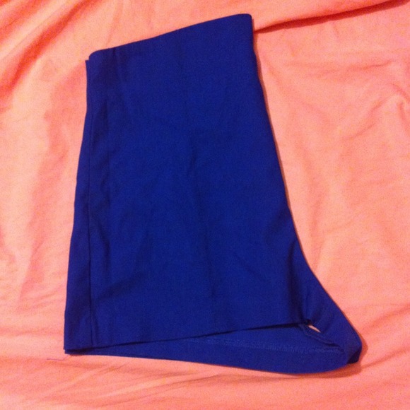 High Waisted - Picture 3 of 3