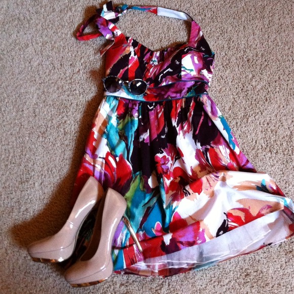 Awesome colorful paint-burst dress