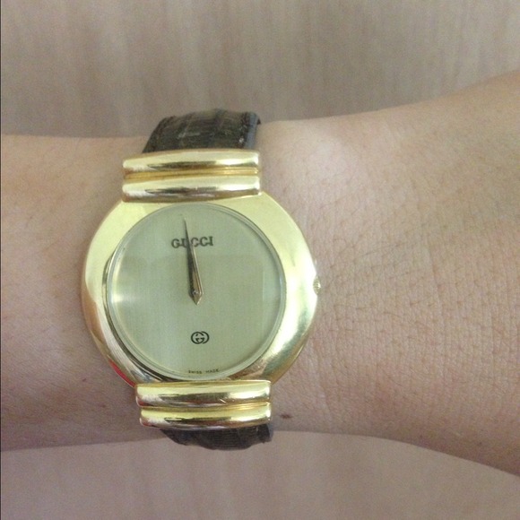 SOLD Authentic Gucci watch (UNI)