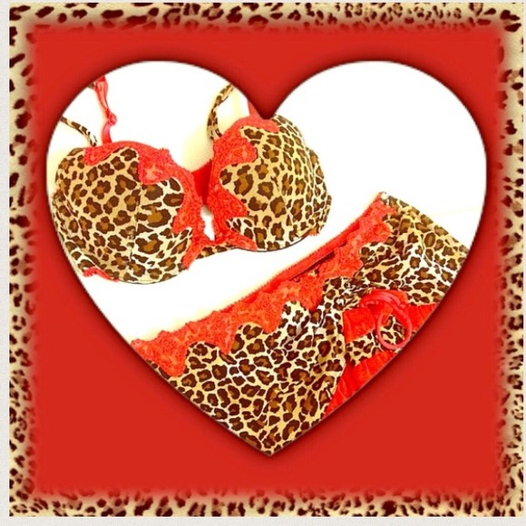 Bra and skirt set
