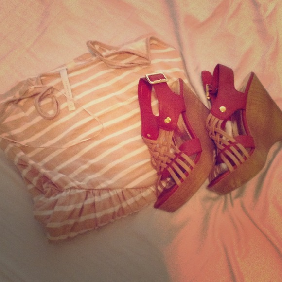 Nude maxi and red wedge bundle