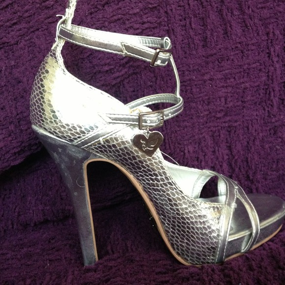 🚫SOLD🚫Shiekh Silver Heels - Picture 2 of 4