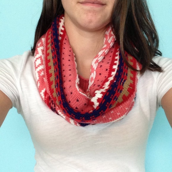 Patterned scarf - Picture 1 of 2