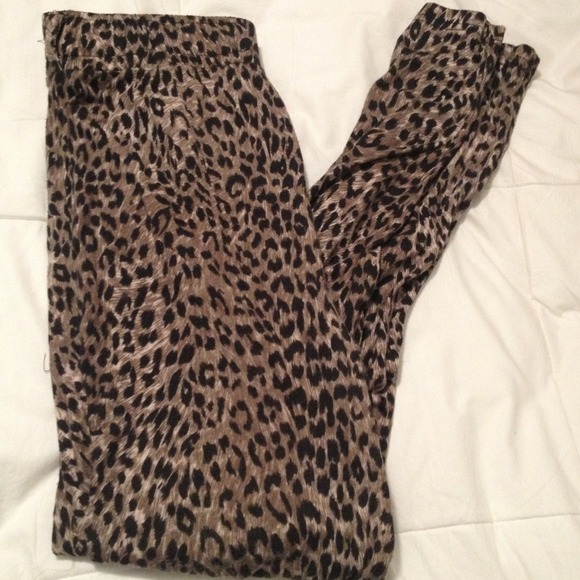 LEGGINGS