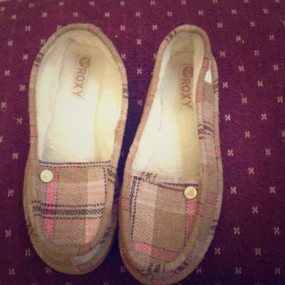 🌟PRICE REDUCED🌟 Super comfy roxy slippers