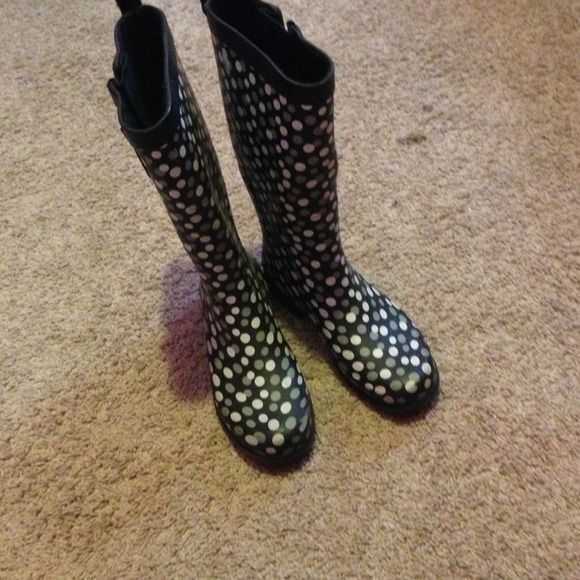 Black, whit, and grey polka dots boots