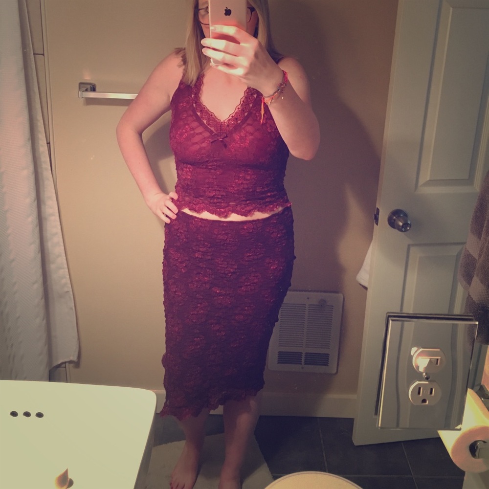 NWT Ann Ferriday Red Lace Top & Skirt Floral Print