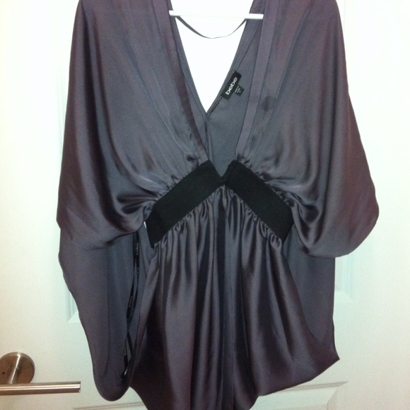❌SOLD❌ BEBE purple silky blouse. - Picture 2 of 4