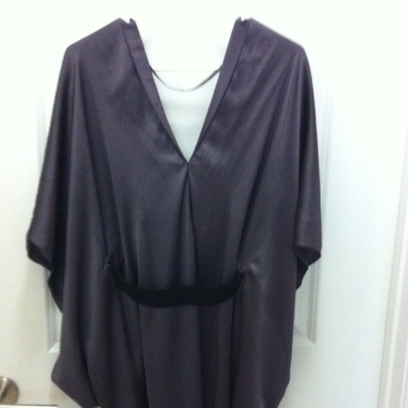 ❌SOLD❌ BEBE purple silky blouse. - Picture 4 of 4