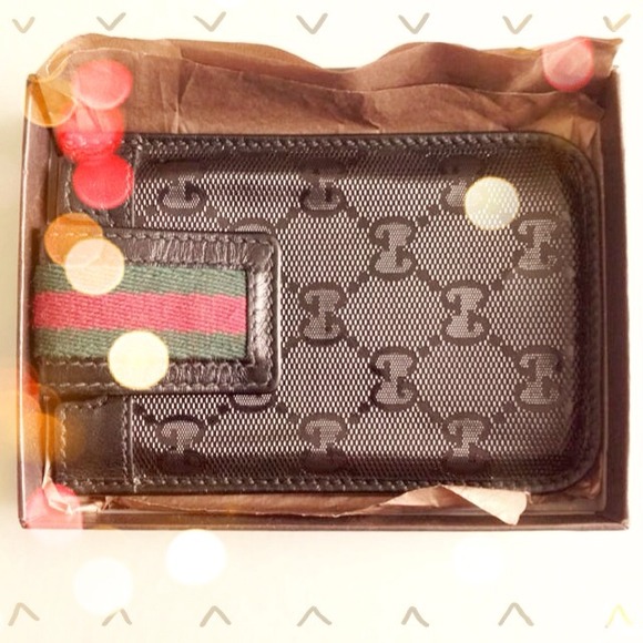 ✨Reserved✨AUTHENTIC Gucci IPhone 4/4s Case