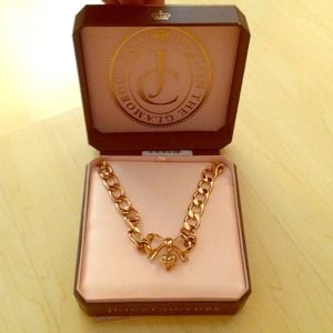 ✋SOLD✋Brand New never worn Juicy Couture necklace