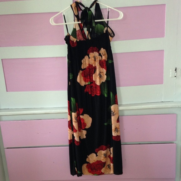 ️Beautiful halter dress by Julia - Picture 2 of 3